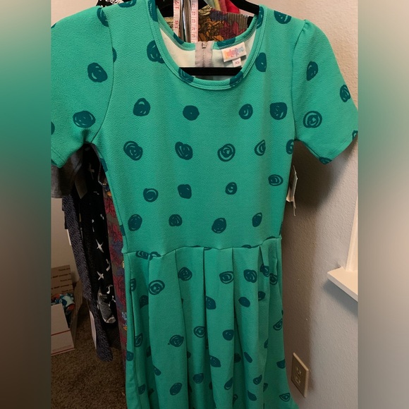 Green Polka Dot LuLaRoe Amelia Dress - NWT XS - Picture 1 of 2